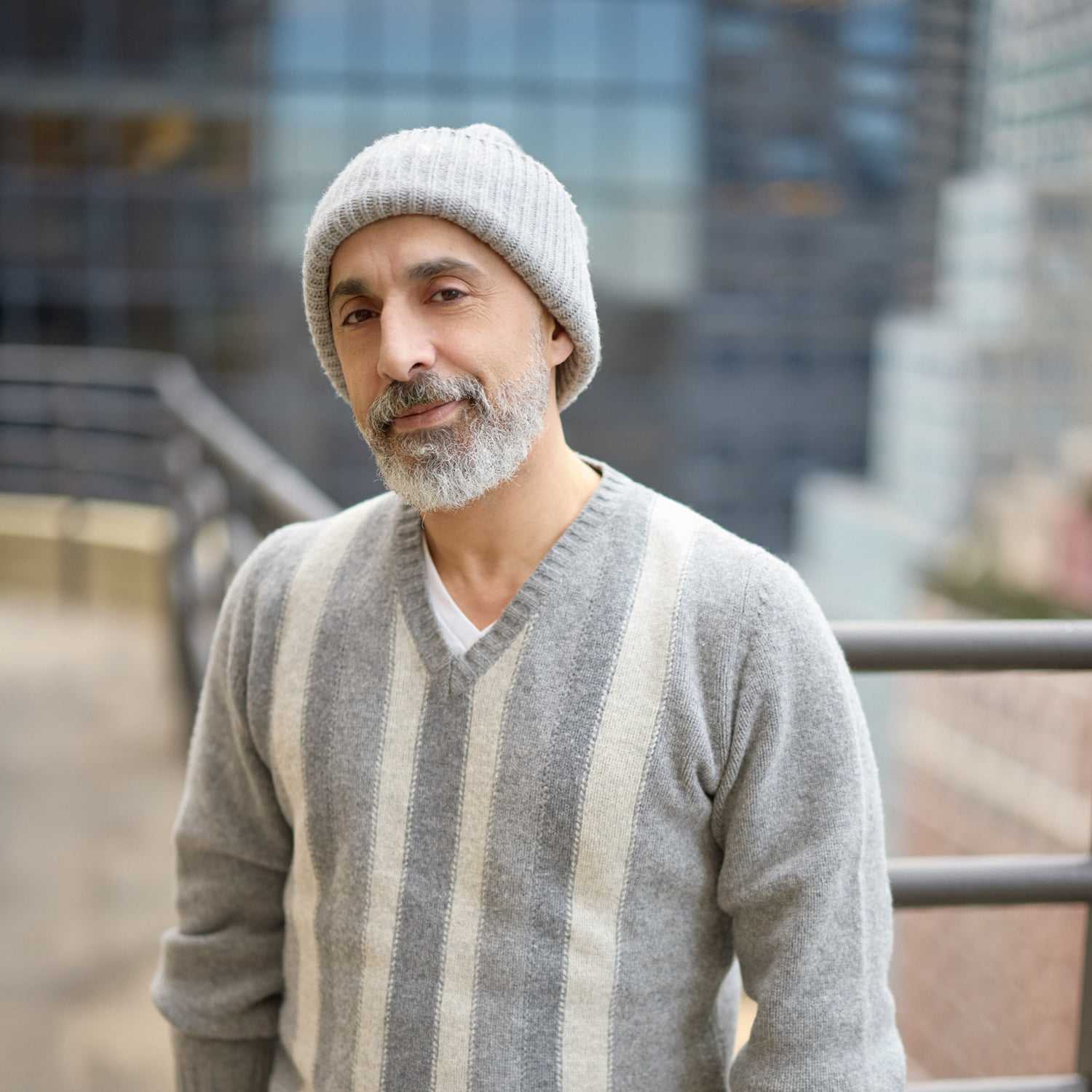 Portrait of Sam Ruvinov, a professional stylist at Mizu Louis Licari, showcasing their expertise and style.