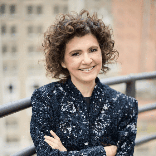 Portrait of Yolanda Frade, a professional stylist at Mizu Louis Licari, showcasing their expertise and style.